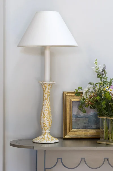 Seaweed Lamp Yellow In Situ